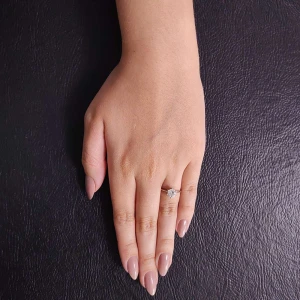 Anel Ouro Branco E Diamante Solitário