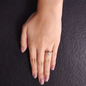 Anel Ouro Branco E Diamantes