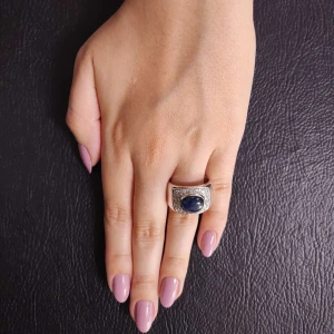 Anel Ouro Branco, Safira Azul E Diamantes Anel Ouro Branco, Safira Azul E Diamantes