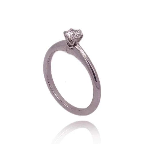 Anel Ouro Branco e Diamante Solitário