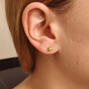 Brincos Ouro 18K E Diamantes Soltários