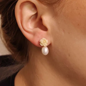 Brincos Ouro 18K, Resina e Pérolas