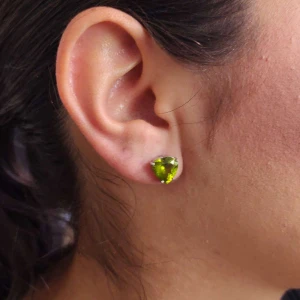 Brincos Ouro Branco E Peridotos