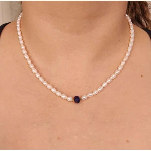 Colar Em Pérolas, Safira Azul E Detalhes Em Ouro 18K
