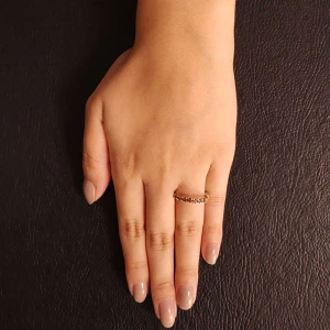 Meia Aliança Ouro 18K E Rubelitas Meia Aliança Ouro 18K E Rubelitas