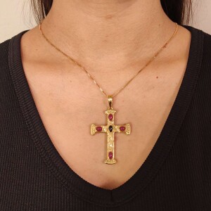 Pingente Ouro 18K, Rubis, Safira E Diamantes Pingente Ouro 18K, Rubis, Safira E Diamantes