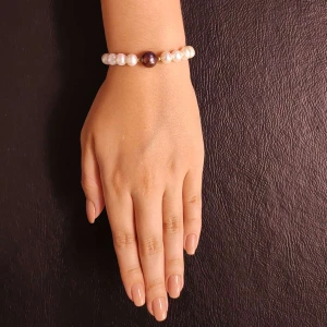 Pulseira Pérolas E Detalhes Em Ouro 18K