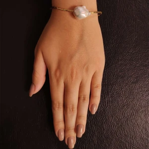 Pulseira Silicone, Pérola, Fecho E Detalhes Em Ouro 18K